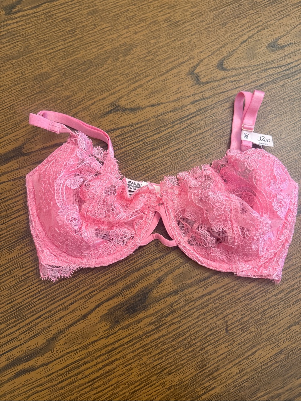 NWT Victoria’s Secret Lace Underwire Bra